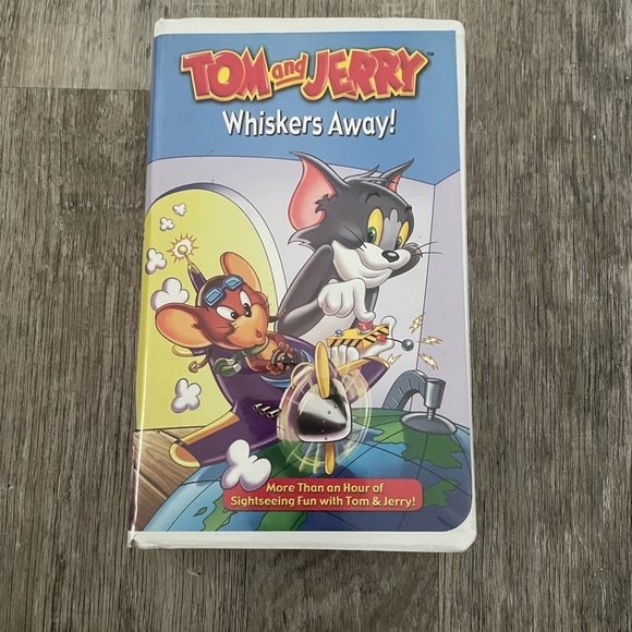 Warner Bros. Tom and Jerry VHS - Blue and Yellow Cover - Picture 1 of 4
